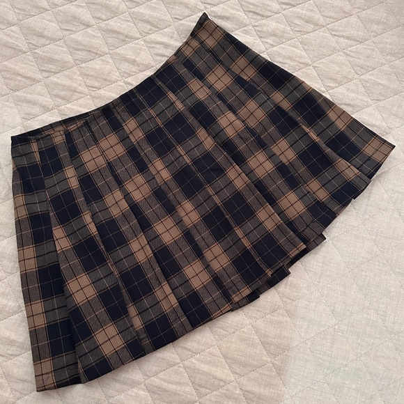 FOREVER 21 Brown Navy Blue Drop-Waist Pleated Plaid Mini Skirt - Picture 1 of 4